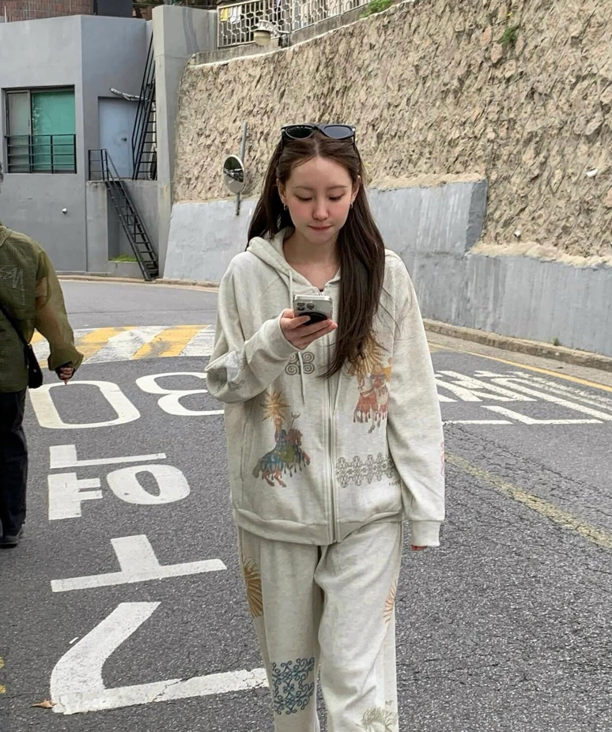Jennie Kolaborasi dengan Merek - Streetwear Brand Collaborations ulasan dan harga
